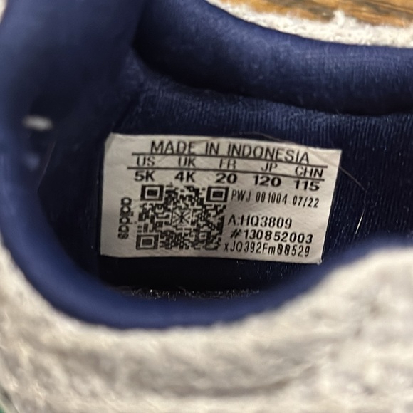 Baby Adidas - Picture 4 of 4